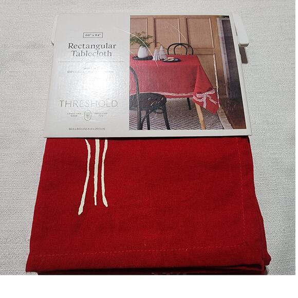 Threshold rectangular tablecloth 60''x 84''seats 6-8 - Picture 1 of 6
